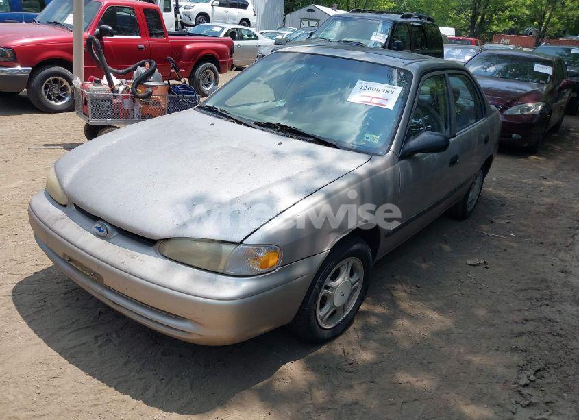 Photo 2 of 2001 Chevrolet Prizm (VIN 1Y1SK52881Z421671)