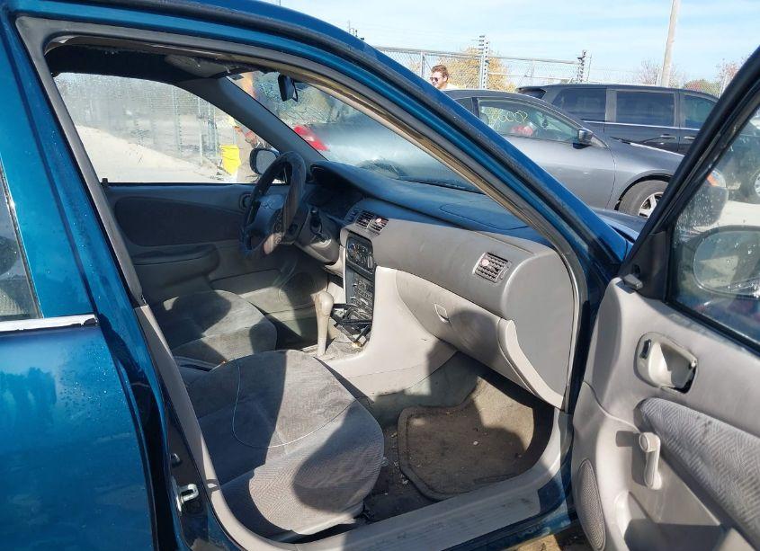 Photo 5 of 2002 Chevrolet Prizm (VIN 1Y1SK52892Z412107)