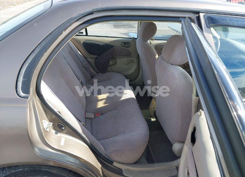 Photo 8 of 2000 Chevrolet Prizm (VIN 1Y1SK5289YZ415534)