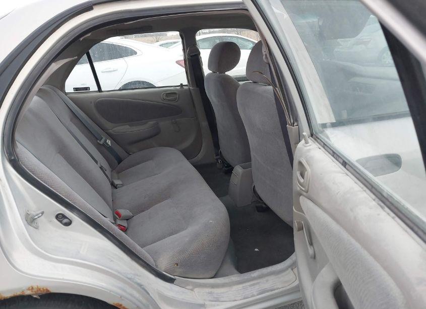 Photo 8 of 2002 Chevrolet Prizm (VIN 1Y1SK528X2Z424816)