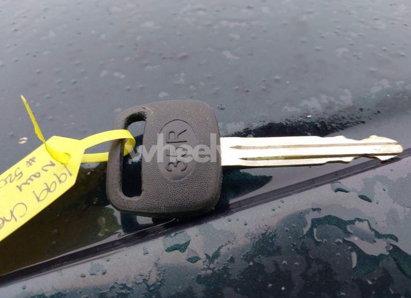 Photo 11 of 1999 Chevrolet Prizm (VIN 1Y1SK528XXZ444006)