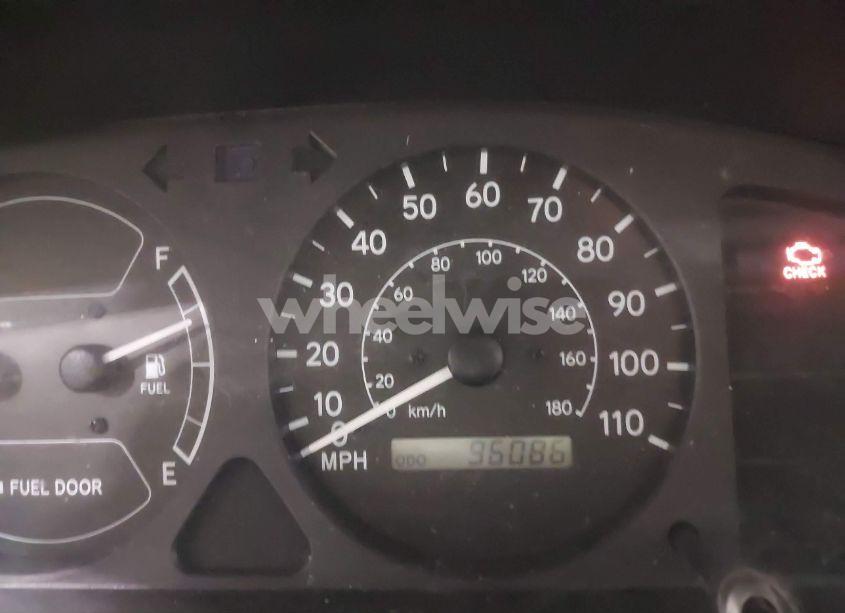 Photo 7 of 2000 Chevrolet Prizm (VIN 1Y1SK528XYZ430060)