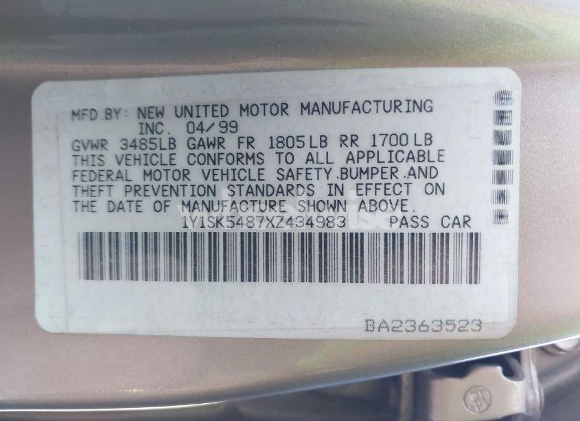 Photo 9 of 1999 Chevrolet Prizm (VIN 1Y1SK5487XZ434983)