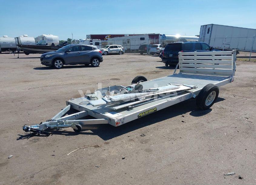 Photo 2 of 2000 Aluminum Body CORP OTHER (VIN 1YGUS1411PB256281)