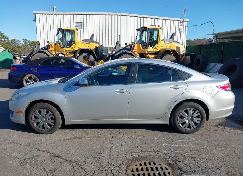 Photo 14 of 2010 Mazda Mazda6 I SPORT (VIN 1YVHZ8BH0A5M18485)