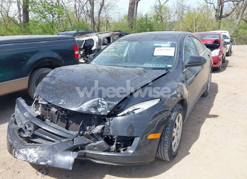 Photo 2 of 2013 Mazda Mazda6 I SPORT (VIN 1YVHZ8BH9D5M14505)