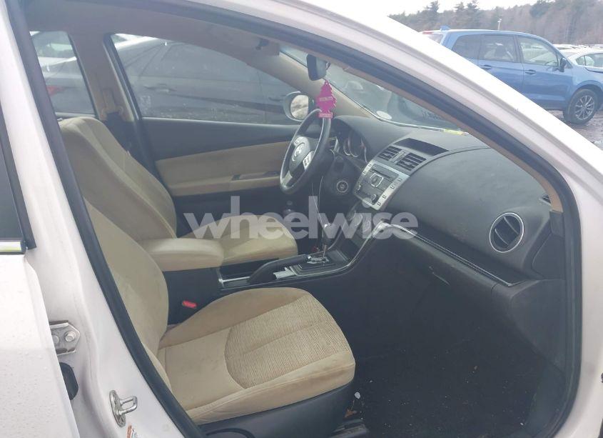 Photo 5 of 2010 Mazda Mazda6 I TOURING (VIN 1YVHZ8CH2A5M17644)