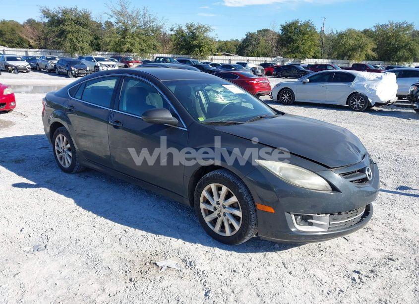 2013 Mazda Mazda6 I TOURING (VIN 1YVHZ8DH0D5M15118) main photo