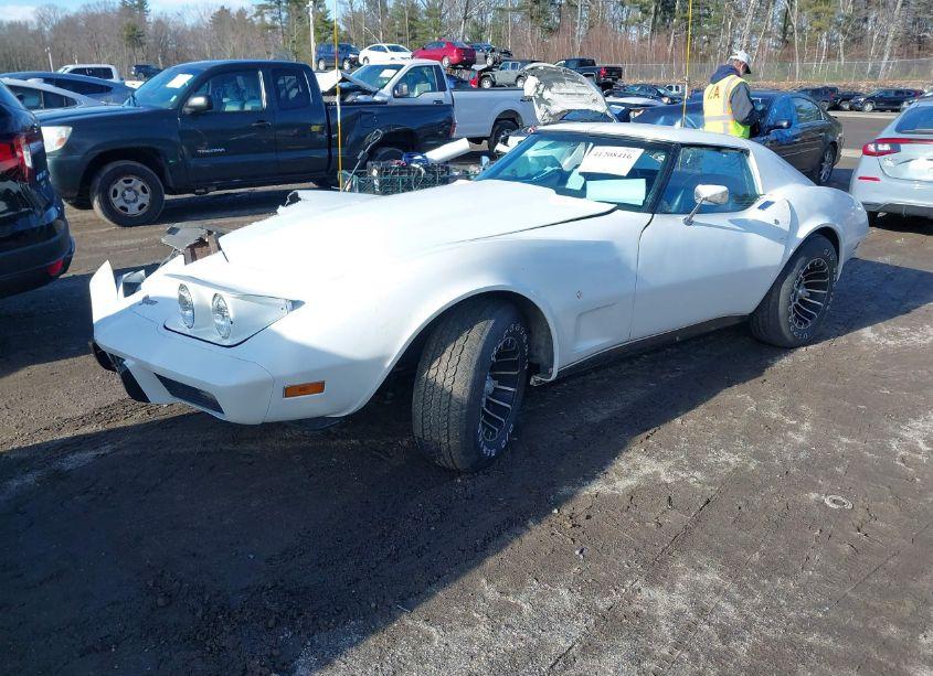 Photo 2 of 1977 Chevrolet Corvette (VIN 1Z37L7S400077)