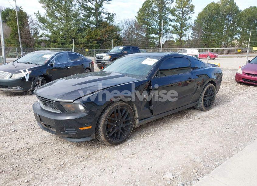 Photo 2 of 2011 Ford Mustang V6 PREMIUM (VIN 1ZVBP8AM0B5135258)