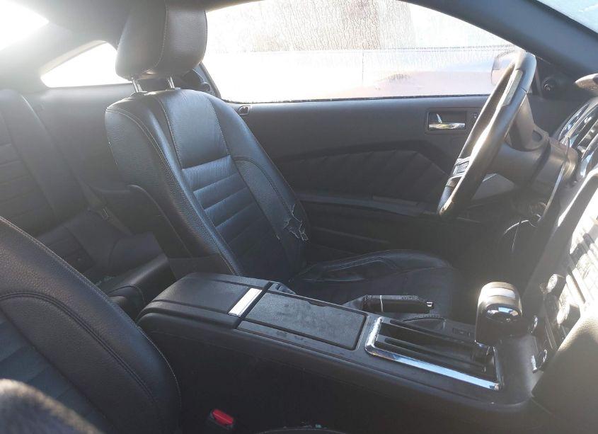 Photo 5 of 2011 Ford Mustang V6 PREMIUM (VIN 1ZVBP8AM0B5155834)