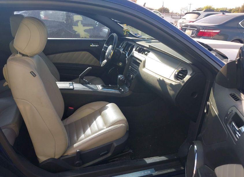 Photo 5 of 2012 Ford Mustang V6 PREMIUM (VIN 1ZVBP8AM0C5256230)