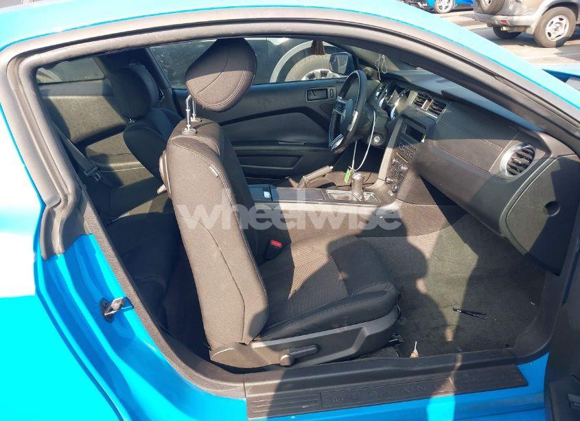 Photo 5 of 2013 Ford Mustang V6 (VIN 1ZVBP8AM0D5218840)