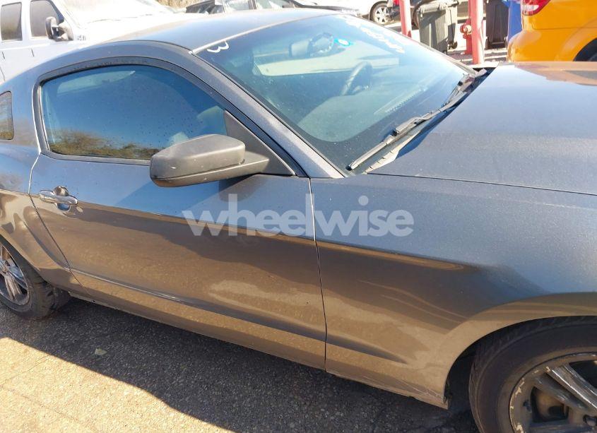 Photo 13 of 2013 Ford Mustang V6 (VIN 1ZVBP8AM0D5235962)