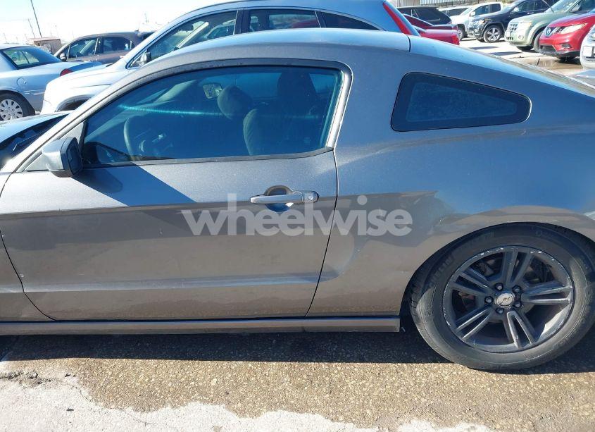 Photo 14 of 2013 Ford Mustang V6 (VIN 1ZVBP8AM0D5235962)