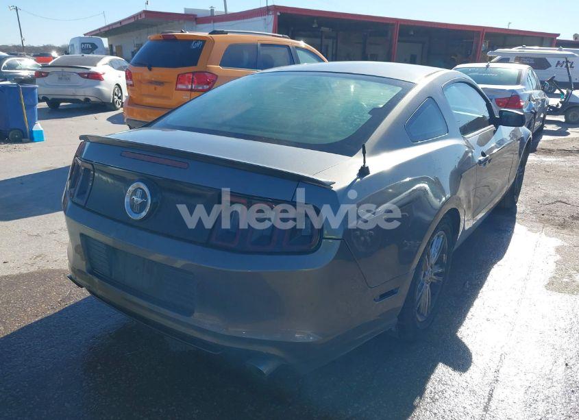 Photo 4 of 2013 Ford Mustang V6 (VIN 1ZVBP8AM0D5235962)