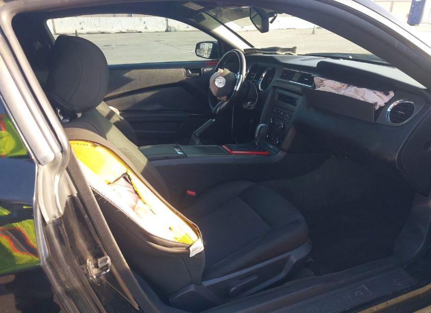 Photo 5 of 2014 Ford Mustang V6 (VIN 1ZVBP8AM0E5215437)