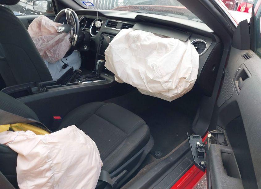 Photo 5 of 2014 Ford Mustang V6 (VIN 1ZVBP8AM0E5250124)