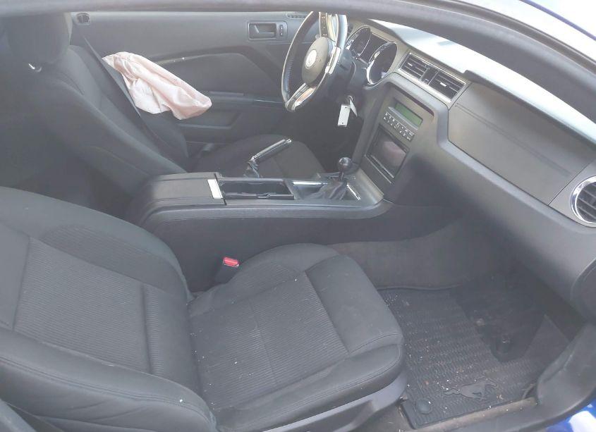 Photo 5 of 2014 Ford Mustang V6 (VIN 1ZVBP8AM0E5256358)