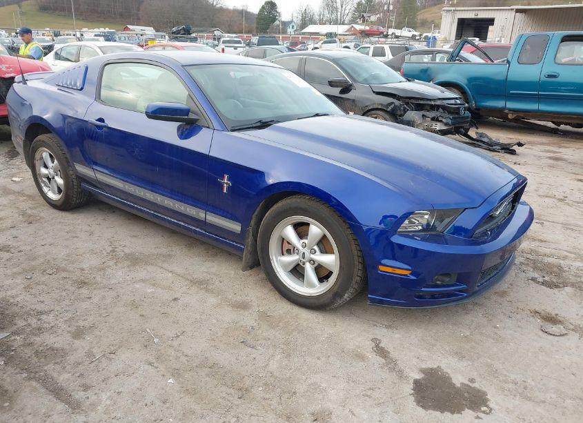 2014 Ford Mustang V6 PREMIUM (VIN 1ZVBP8AM0E5258725) main photo