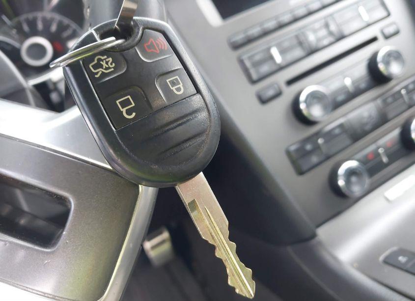 Photo 11 of 2014 Ford Mustang V6 PREMIUM (VIN 1ZVBP8AM0E5258725)