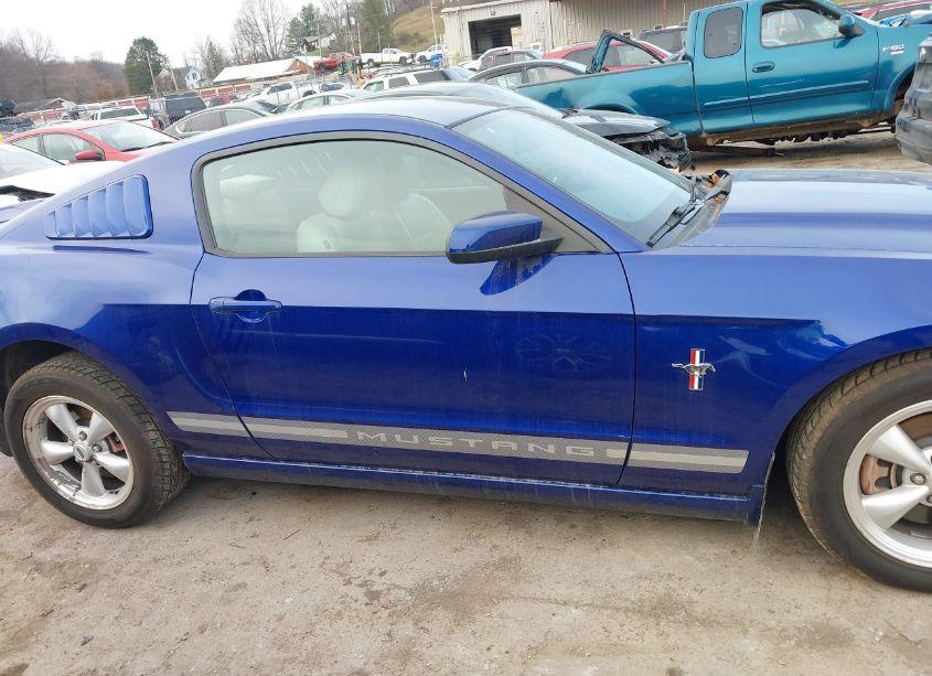 Photo 13 of 2014 Ford Mustang V6 PREMIUM (VIN 1ZVBP8AM0E5258725)