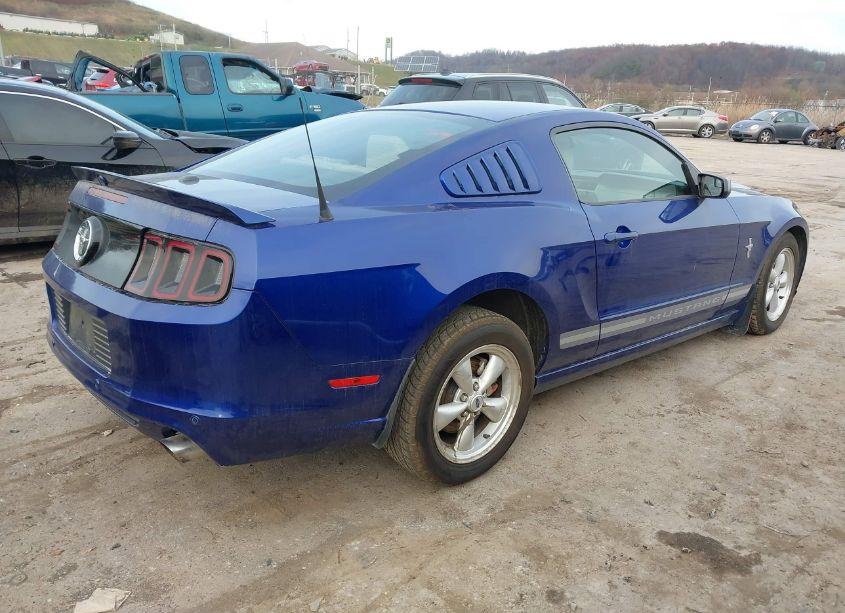 Photo 4 of 2014 Ford Mustang V6 PREMIUM (VIN 1ZVBP8AM0E5258725)