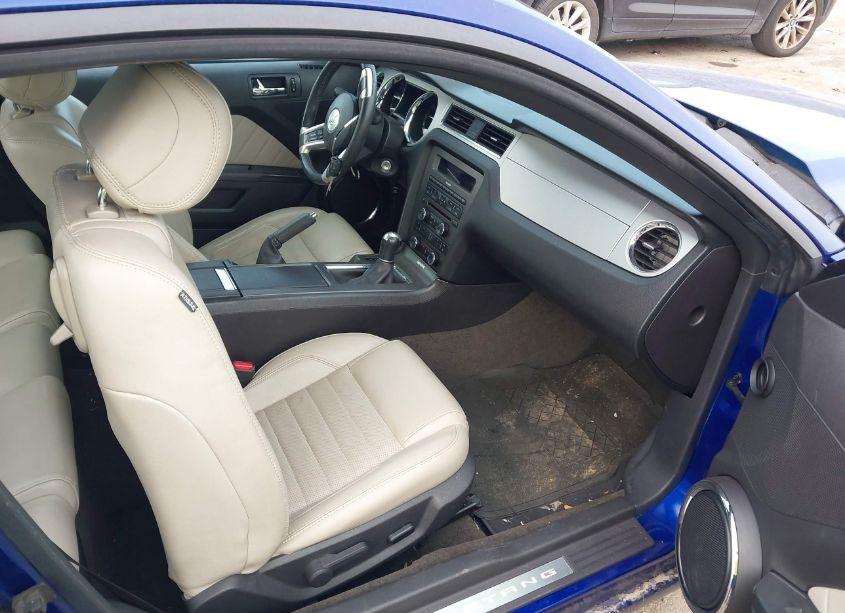 Photo 5 of 2014 Ford Mustang V6 PREMIUM (VIN 1ZVBP8AM0E5258725)