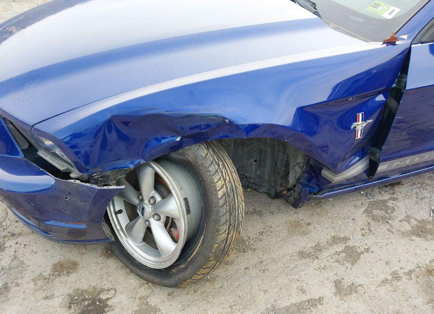 Photo 6 of 2014 Ford Mustang V6 PREMIUM (VIN 1ZVBP8AM0E5258725)