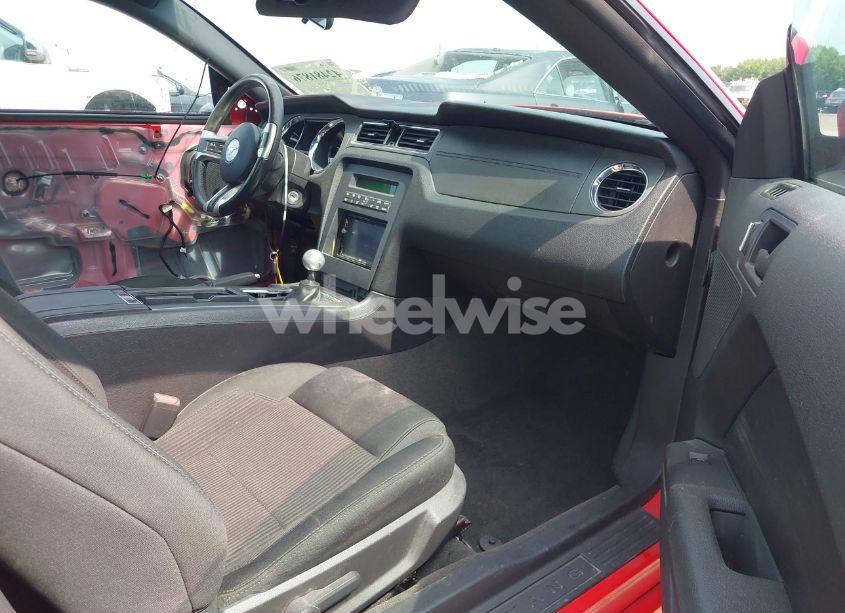 Photo 5 of 2014 Ford Mustang V6 (VIN 1ZVBP8AM0E5324254)