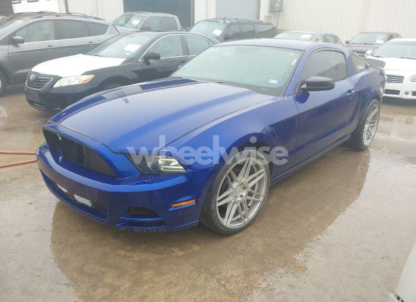 Photo 2 of 2014 Ford Mustang V6 (VIN 1ZVBP8AM0E5326814)