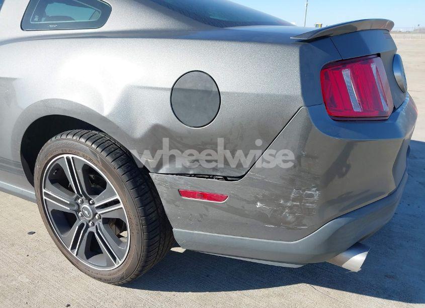 Photo 6 of 2011 Ford Mustang V6 (VIN 1ZVBP8AM1B5137956)