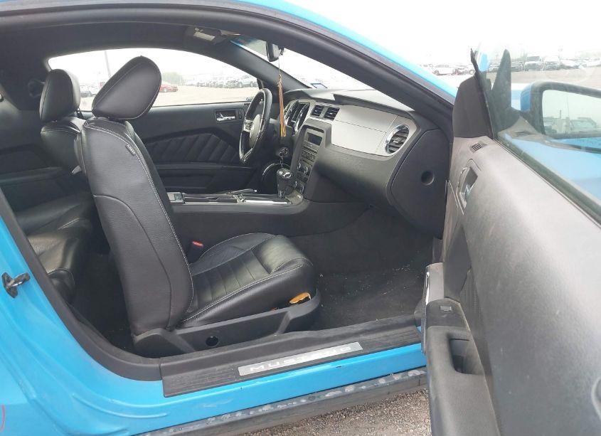 Photo 5 of 2012 Ford Mustang V6 PREMIUM (VIN 1ZVBP8AM1C5235497)