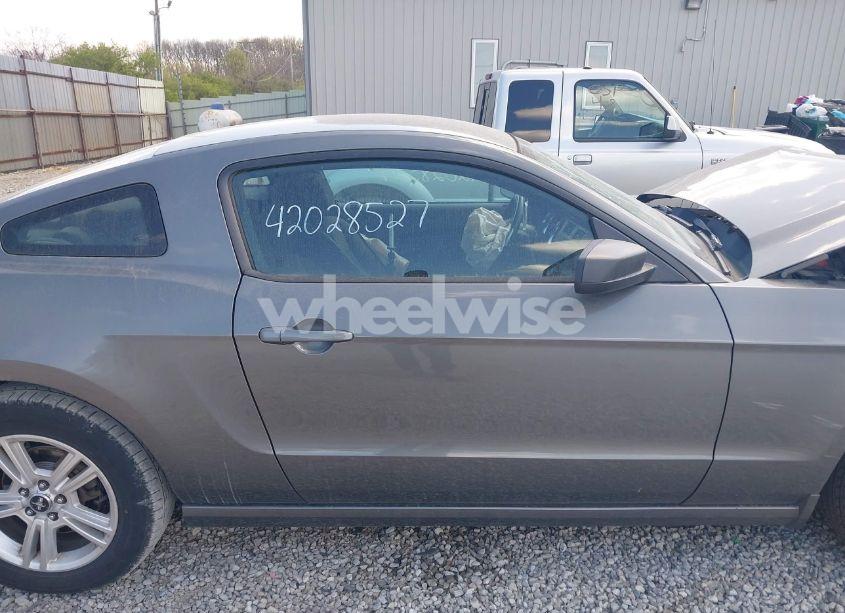 Photo 13 of 2013 Ford Mustang V6 (VIN 1ZVBP8AM1D5261762)