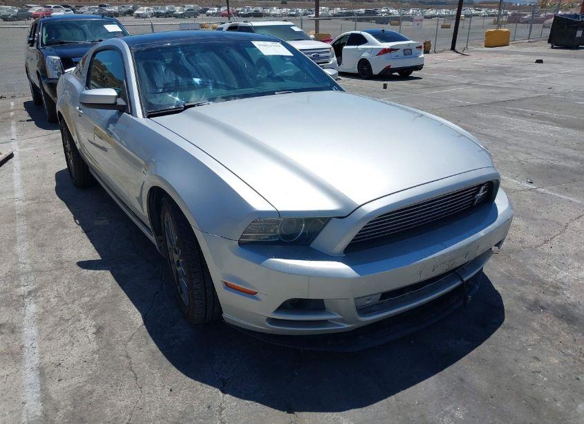2013 Ford Mustang V6 PREMIUM (VIN 1ZVBP8AM1D5267982) main photo