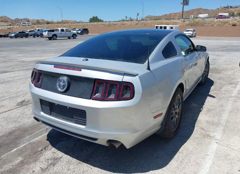 Photo 4 of 2013 Ford Mustang V6 PREMIUM (VIN 1ZVBP8AM1D5267982)