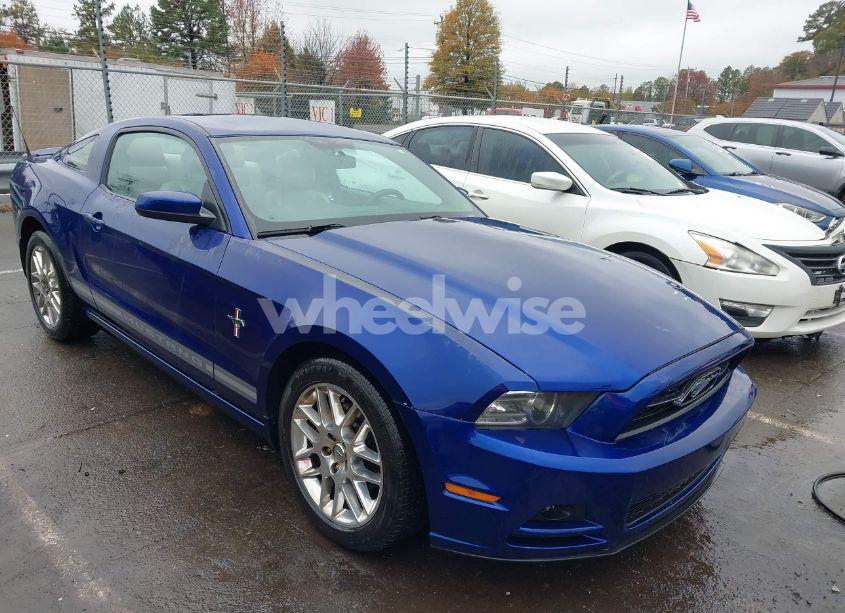 2013 Ford Mustang V6 PREMIUM (VIN 1ZVBP8AM1D5268274) main photo