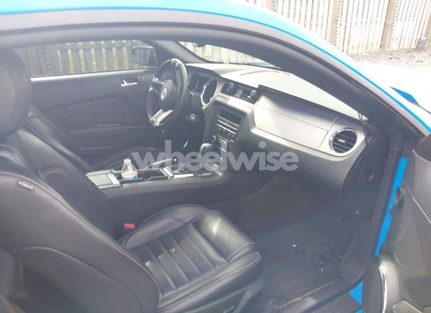 Photo 5 of 2013 Ford Mustang V6 PREMIUM (VIN 1ZVBP8AM1D5278643)