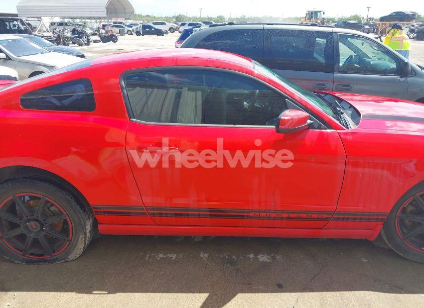 Photo 13 of 2014 Ford Mustang V6 PREMIUM (VIN 1ZVBP8AM1E5201949)