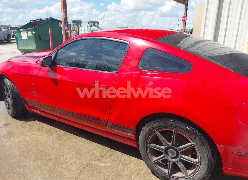 Photo 14 of 2014 Ford Mustang V6 PREMIUM (VIN 1ZVBP8AM1E5201949)
