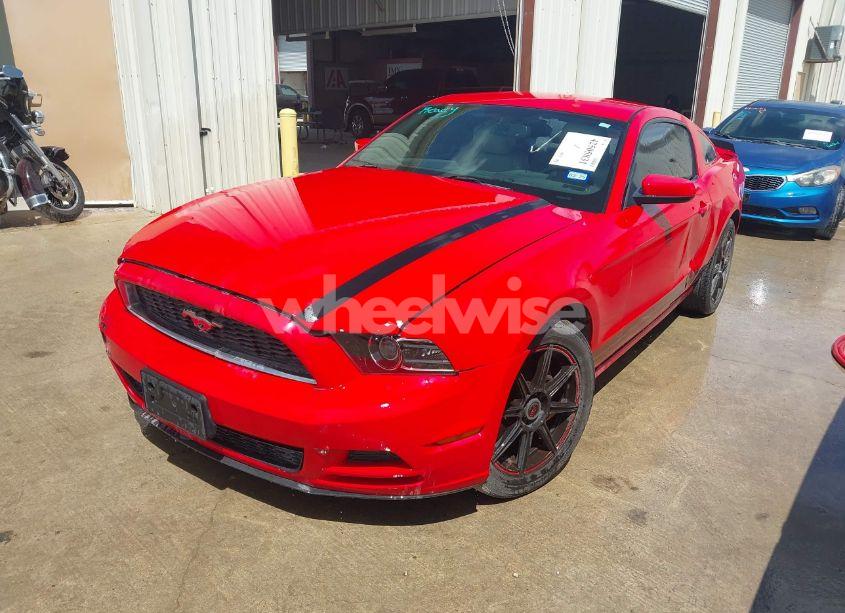 Photo 2 of 2014 Ford Mustang V6 PREMIUM (VIN 1ZVBP8AM1E5201949)