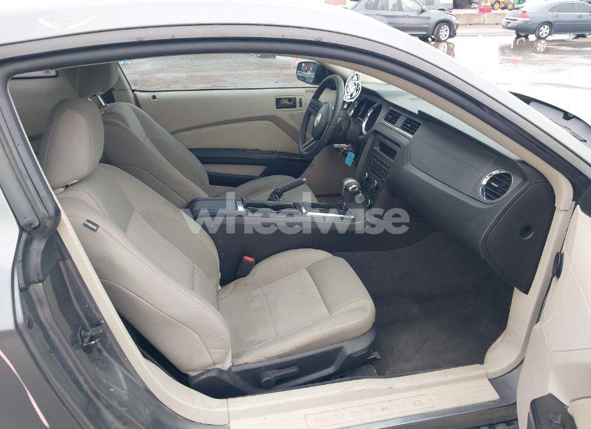 Photo 5 of 2011 Ford Mustang V6 (VIN 1ZVBP8AM2B5125492)