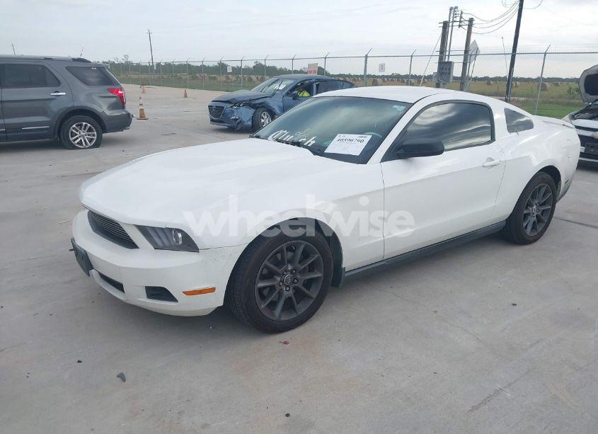 Photo 2 of 2011 Ford Mustang V6 PREMIUM (VIN 1ZVBP8AM2B5125508)