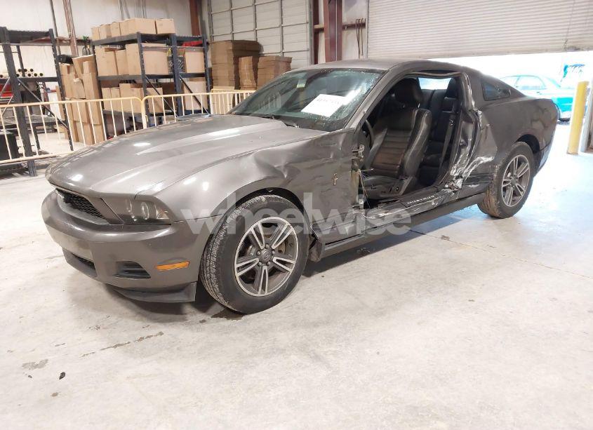 Photo 2 of 2011 Ford Mustang V6 PREMIUM (VIN 1ZVBP8AM2B5166575)