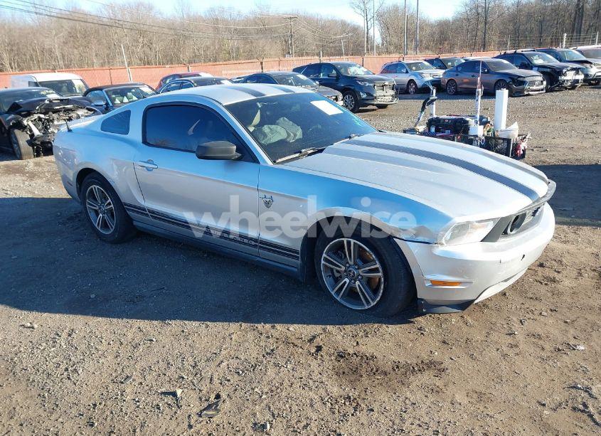 2012 Ford Mustang V6 PREMIUM (VIN 1ZVBP8AM2C5205652) main photo