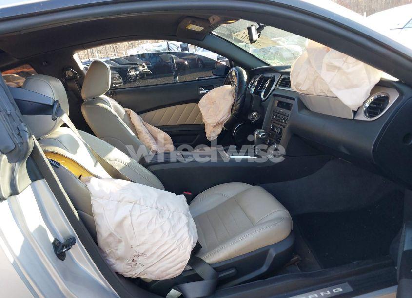 Photo 5 of 2012 Ford Mustang V6 PREMIUM (VIN 1ZVBP8AM2C5205652)