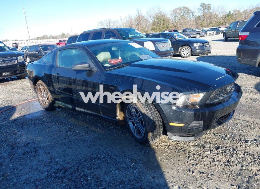 2012 Ford Mustang V6 PREMIUM (VIN 1ZVBP8AM2C5273658) main photo