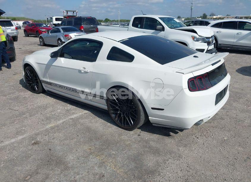 Photo 3 of 2013 Ford Mustang V6 PREMIUM (VIN 1ZVBP8AM2D5250074)