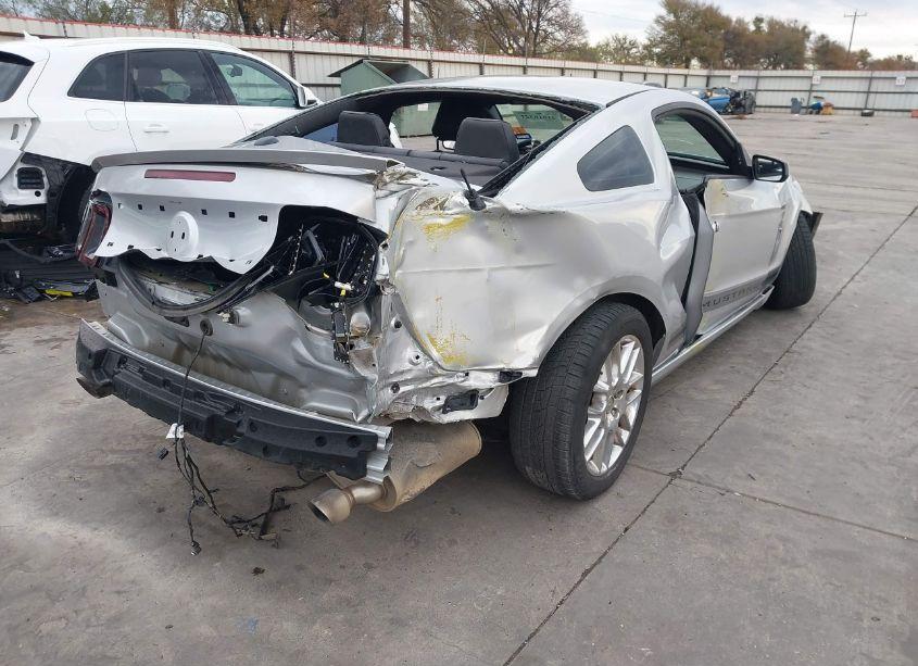 Photo 4 of 2013 Ford Mustang V6 PREMIUM (VIN 1ZVBP8AM2D5278943)