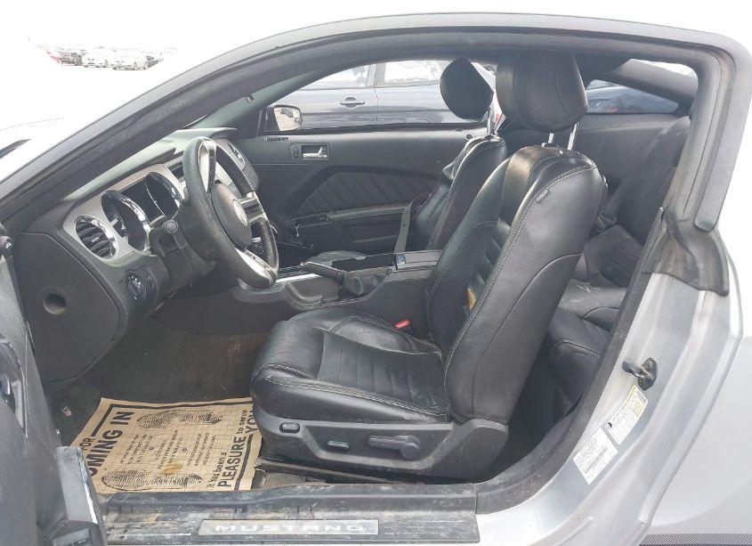 Photo 5 of 2013 Ford Mustang V6 PREMIUM (VIN 1ZVBP8AM2D5278943)